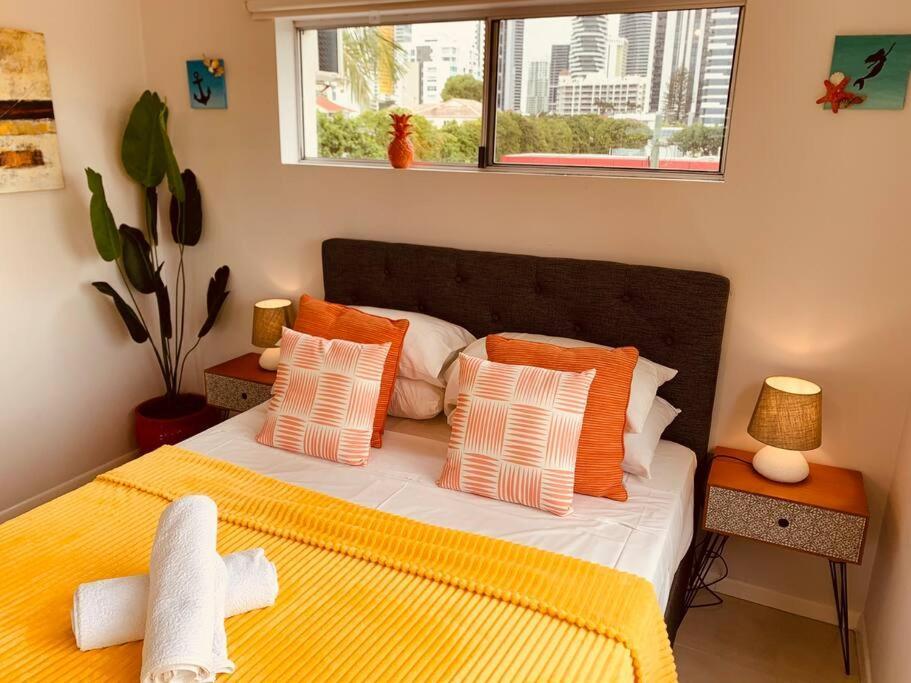 Broadbeach, Stylish Apartment Close To Everything ゴールドコースト エクステリア 写真