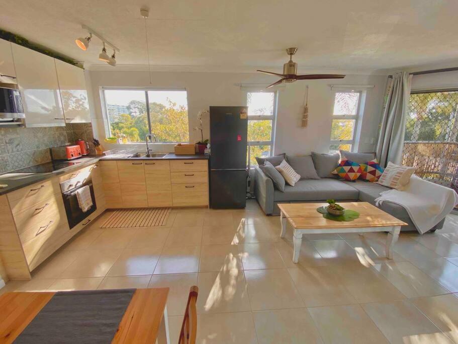 Broadbeach, Stylish Apartment Close To Everything ゴールドコースト エクステリア 写真
